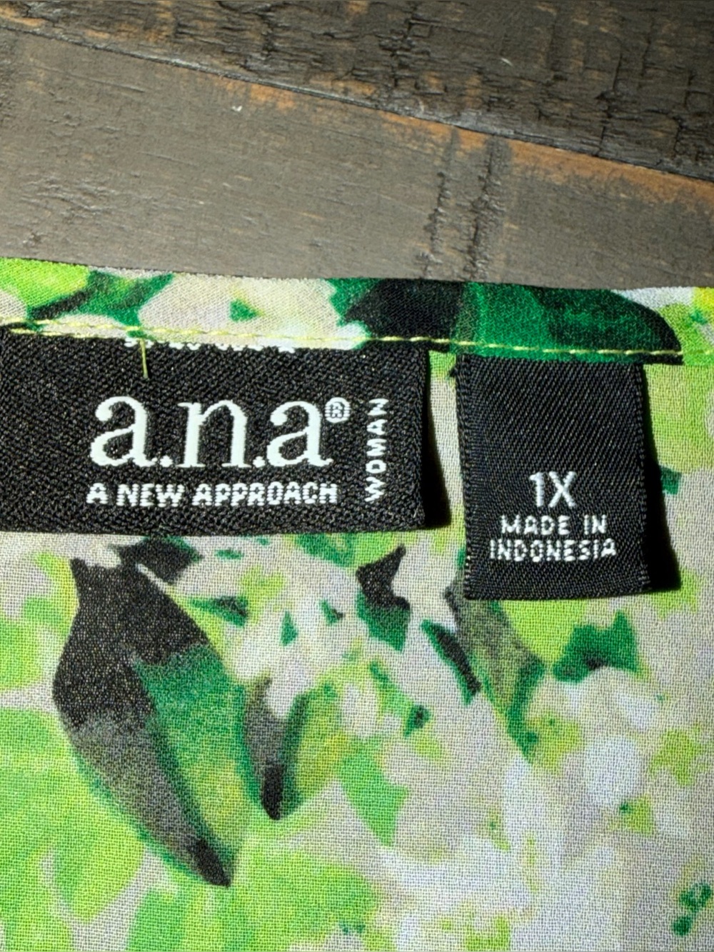 Women's 1X XL shirt top blouse a.n.a Green Floral Blouse - Picture 5 of 6